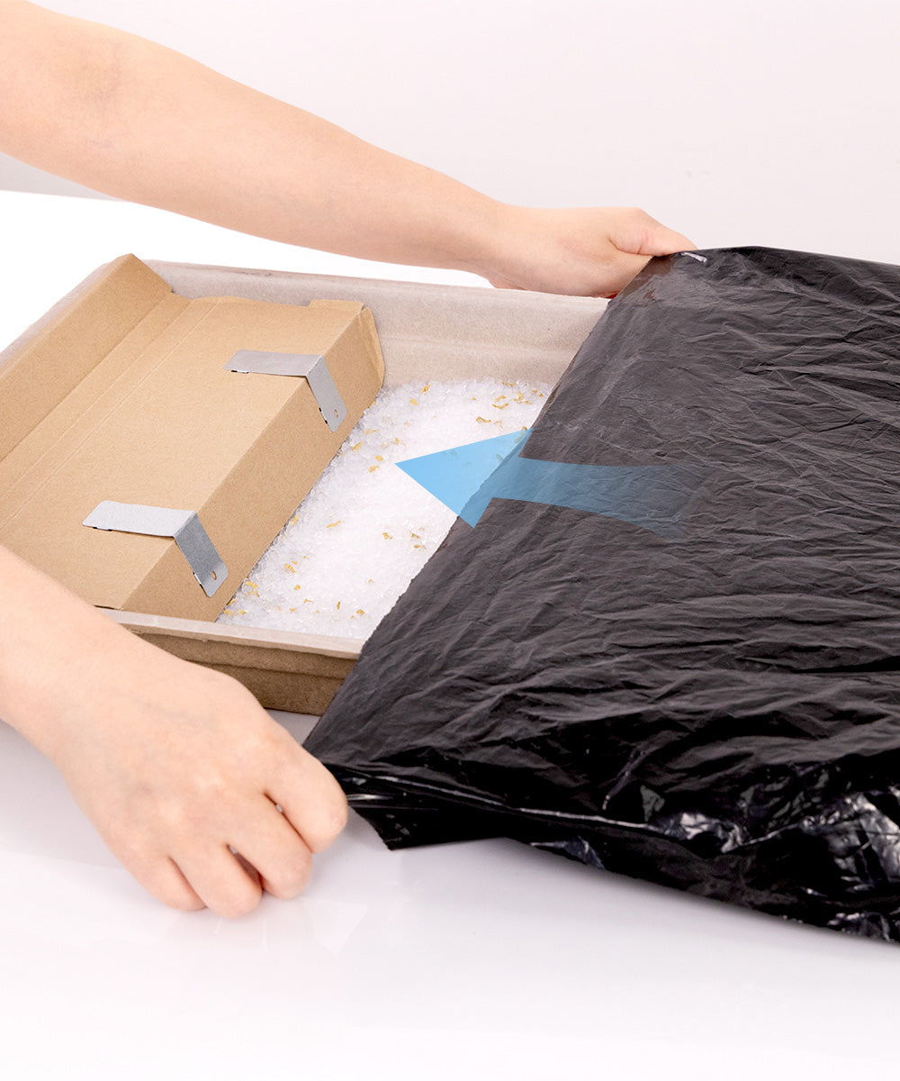 Put the used tray in the trash bag